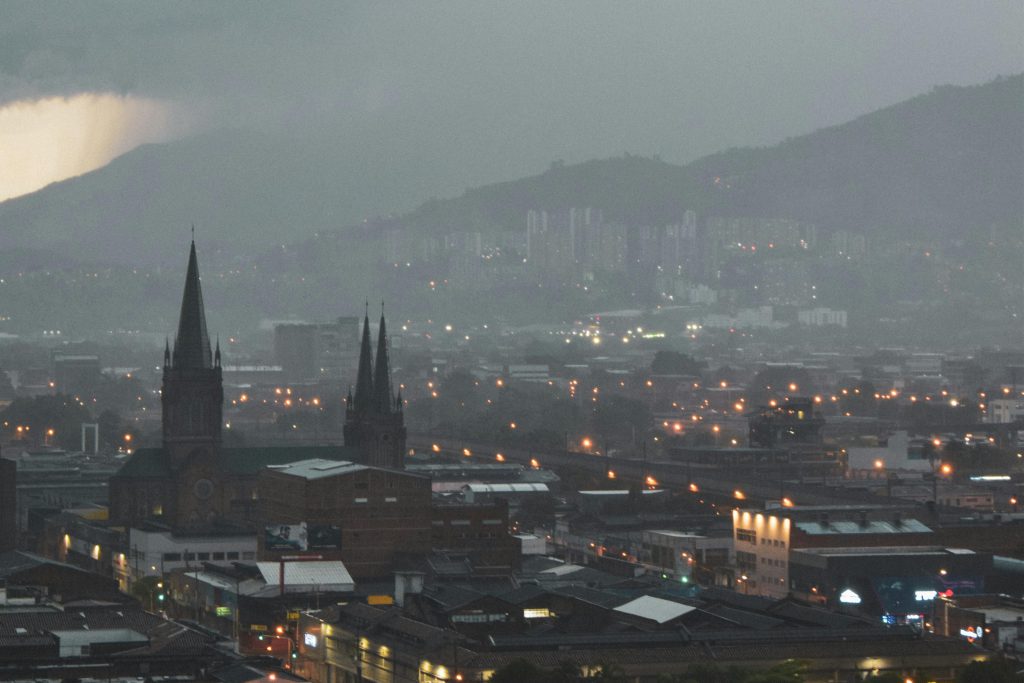 Miasto w którym jest smog dlatego warto zainwestować w nim w montaż wentylacji Kraków